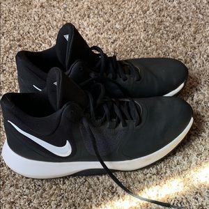 Nike indoor basketball shoes size 8.5 barley worn just like new